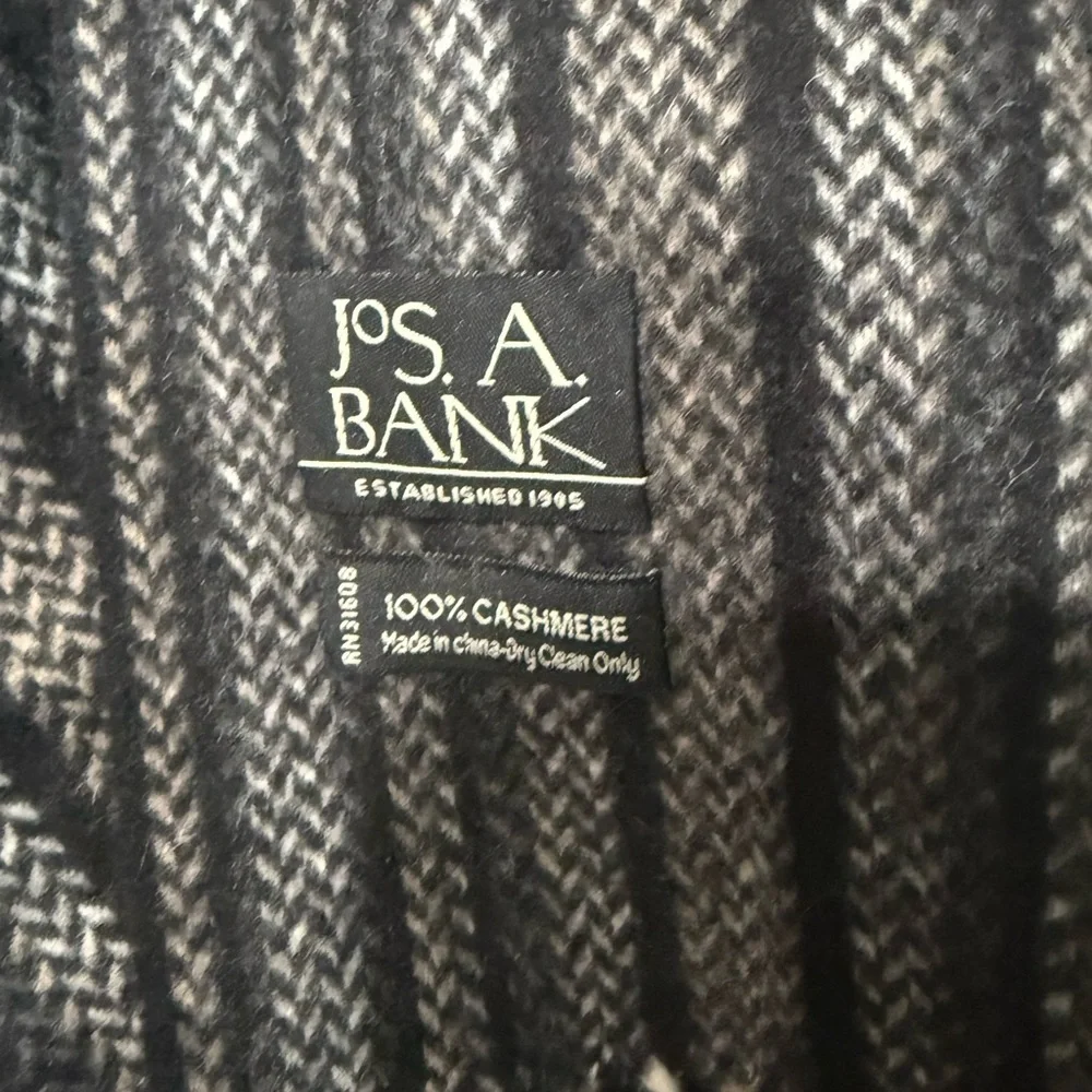 Jos A Bank 100%‎ Cashmere Scarf Black Gray Herringbone Fringe